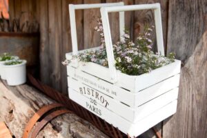 Cassette di legno per un giardino shabby