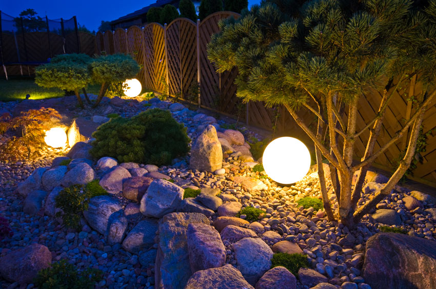 illuminazione giardino moderno