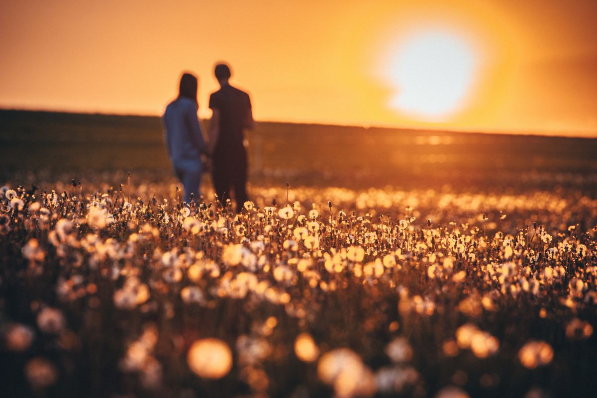 Questi 8 segni zodiacali credono ancora nel vero amore (e lo cercano davvero)