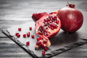 Come sgranare il melograno in 5 secondi senza sporcare