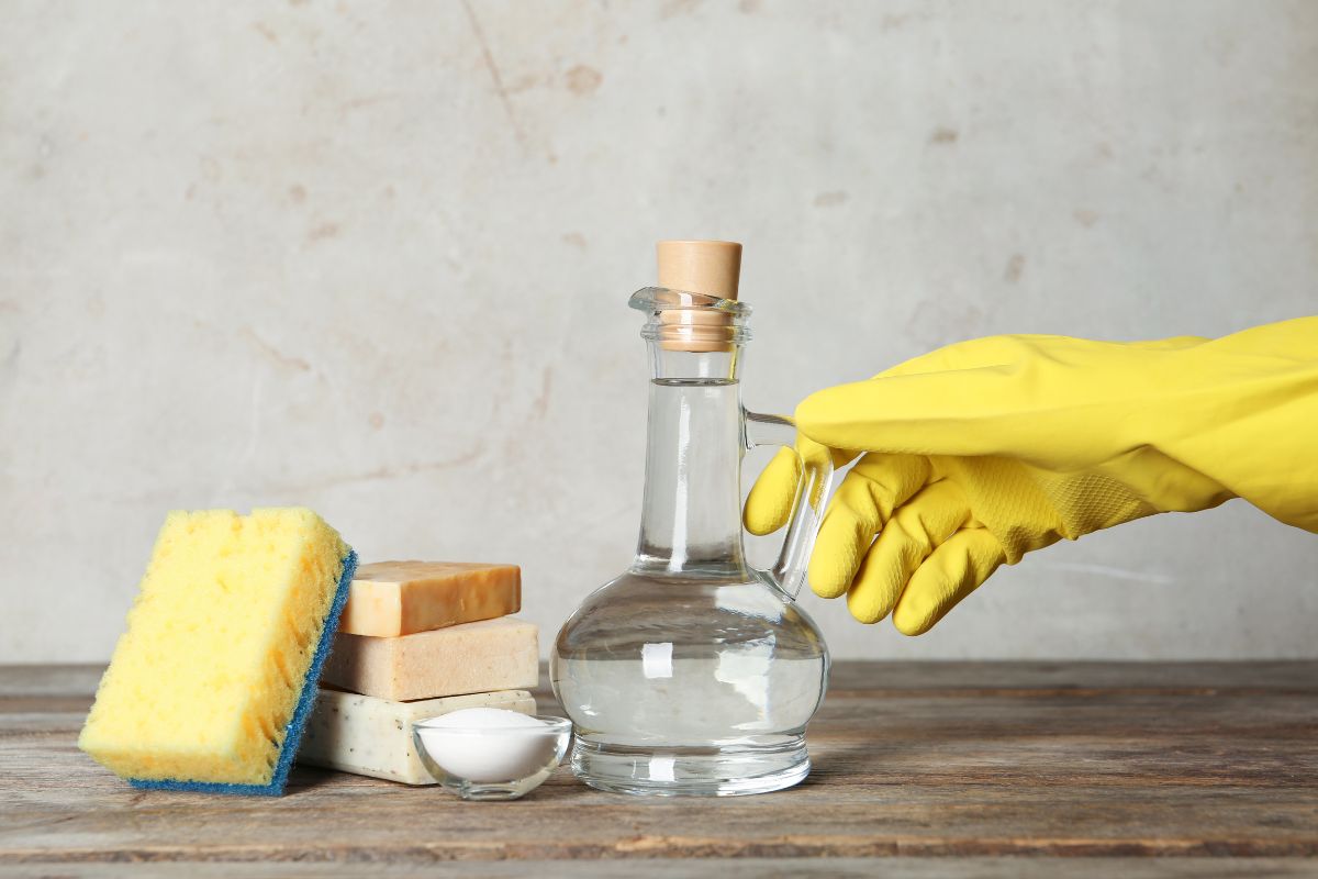 come eliminare il grasso dalla cucina 