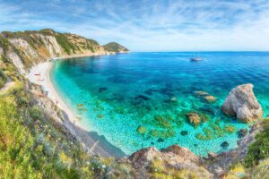 Isola d’Elba: le 7 spiagge più belle da scoprire quest’estate