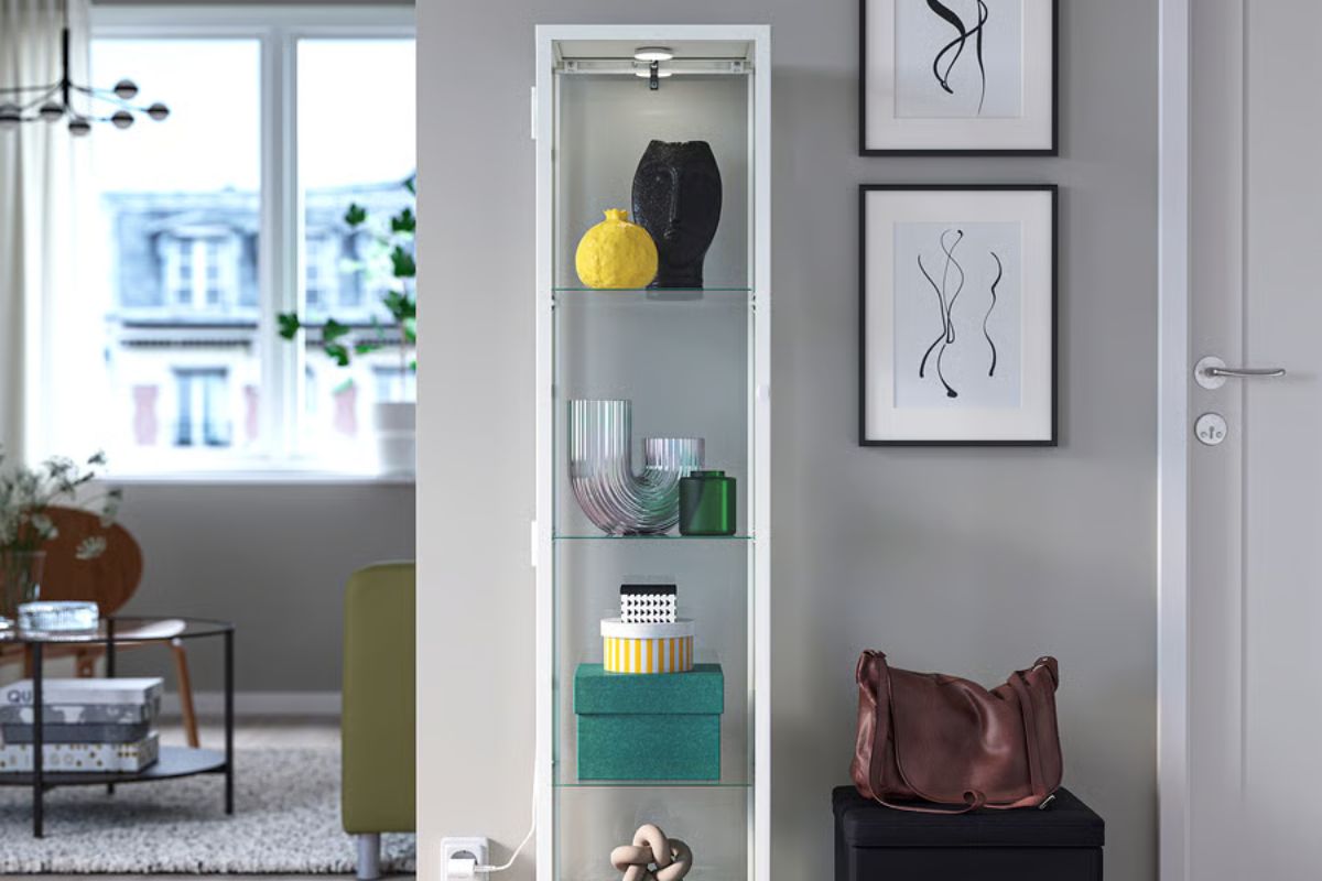 scopri la vetrina illuminata di Ikea 