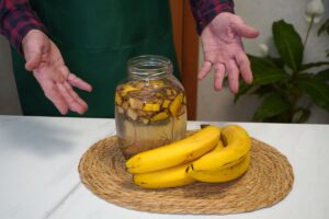 Come preparare in casa il fertilizzante liquido a base di bucce di banana