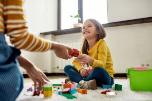 Sanificare i giocattoli dei bambini: sicurezza e igiene durante le vacanze