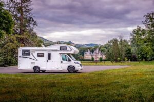 Normandia in camper: tra memoria e natura, itinerario perfetto