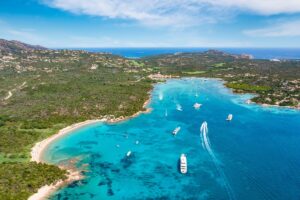 Costa Smeralda senza filtri: angoli esclusivi che puoi scoprire anche senza yacht