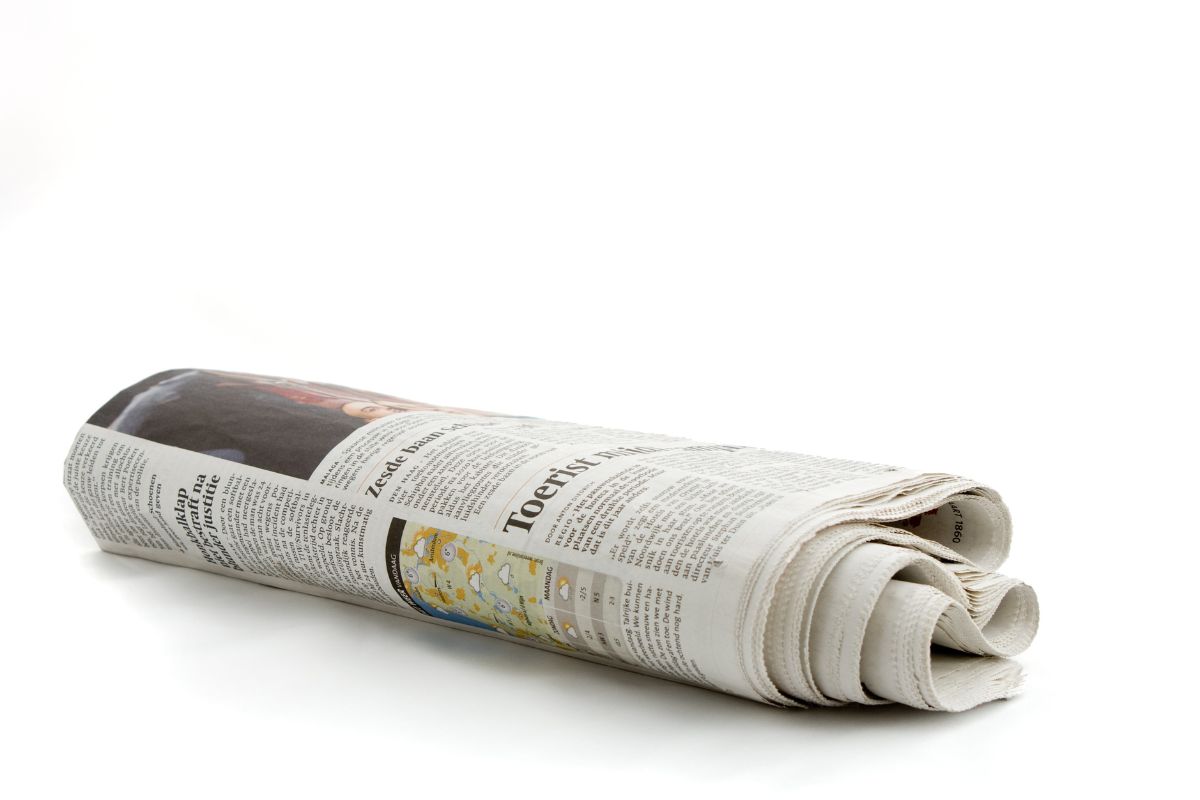 come pulire vetri con giornale 