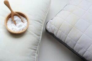 Il trucco del bicarbonato e borotalco per pulire i materassi senza lavarli
