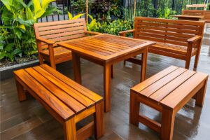 Come lucidare i mobili da giardino con olio d’oliva e succo di limone