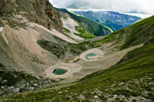Monti Sibillini in estate: i percorsi più suggestivi tra borghi e leggende