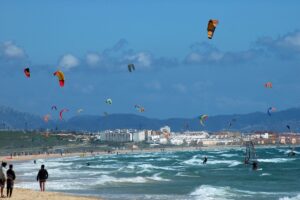 Le spiagge più ventose d’Europa: ideali per agosto se non sopporti il caldo