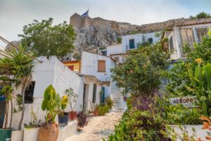 Atene in agosto? Sì, se sai dove trovare ombra, cultura e piatti tipici