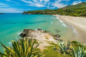 Il mare più bello di luglio è qui (e non serve prendere l’aereo)
