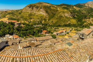 La Sicilia meno turistica: borghi dell’entroterra dove rigenerarsi lontano dal mare