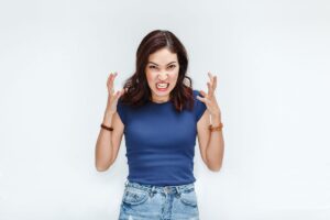 Il “rage cleaning”: sfogati e pulisci con energia, ecco come farlo al meglio