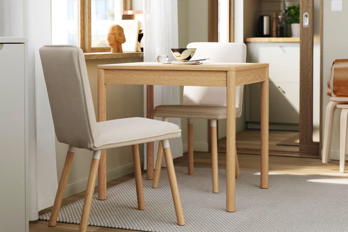scopri il tavolo allungabile di Ikea