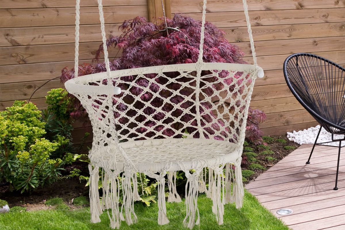 scopri l'offerta di Maisons du Monde sulla sedia sospesa 