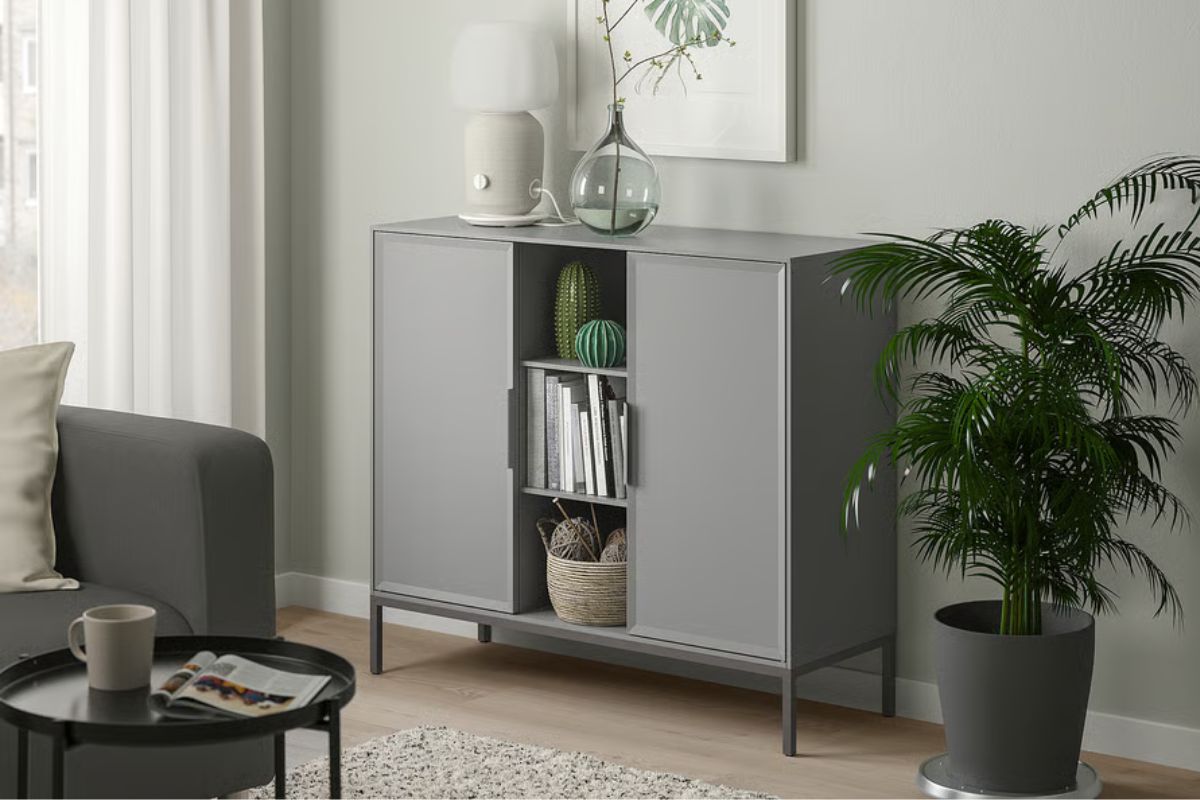 scopri il mobile TULLSTORP in sconto 