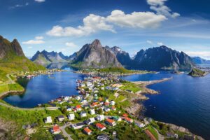 Lofoten, il paradiso norvegese che non ti aspetti: cosa fare a luglio