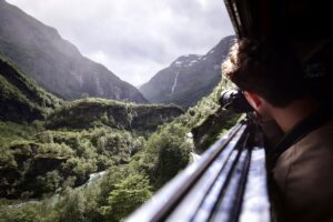 Viaggi d'estate: i percorsi in treno panoramici da fare almeno una volta nella vita