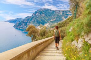 Dove fare trekking in settembre: i sentieri più belli e accessibili anche ai principianti