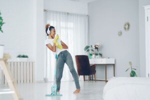 Il metodo delle “zone visive” per avere la casa sempre ordinata anche in estate