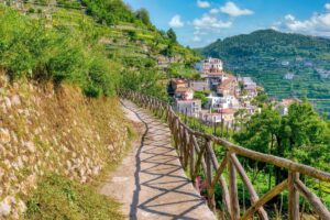 Costiera amalfitana alternativa: i borghi nascosti da visitare a piedi