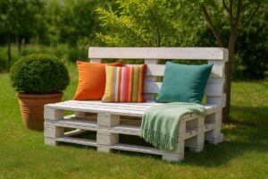 Con 3 pallet crei una panchina per il giardino senza spendere nulla